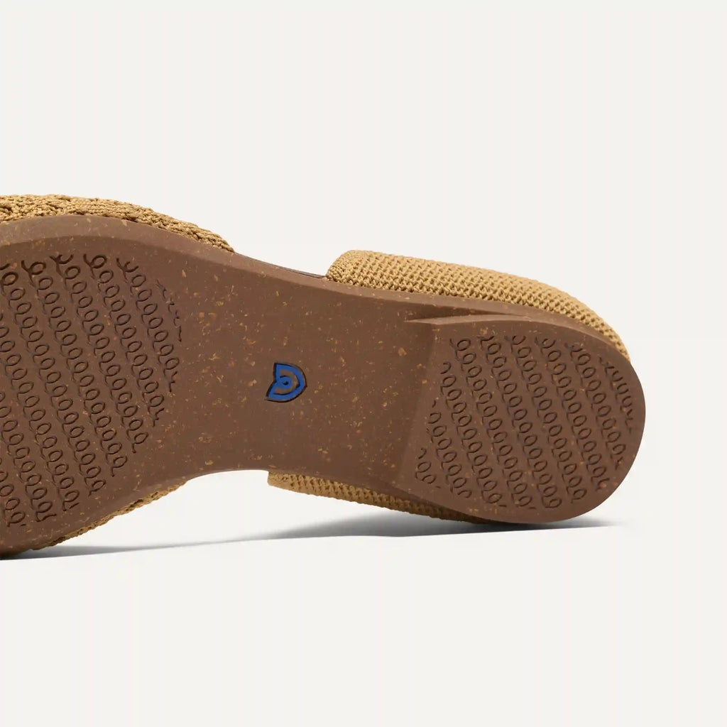 The D'Orsay Point - Camel Crochet