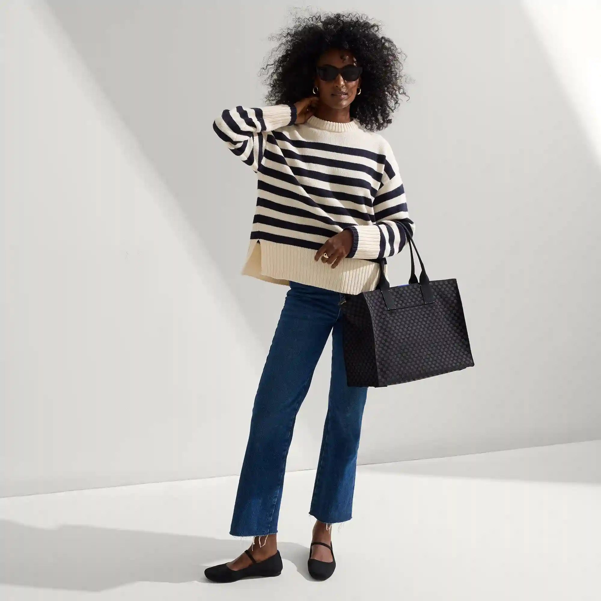 The Classic Tote - Black Sand