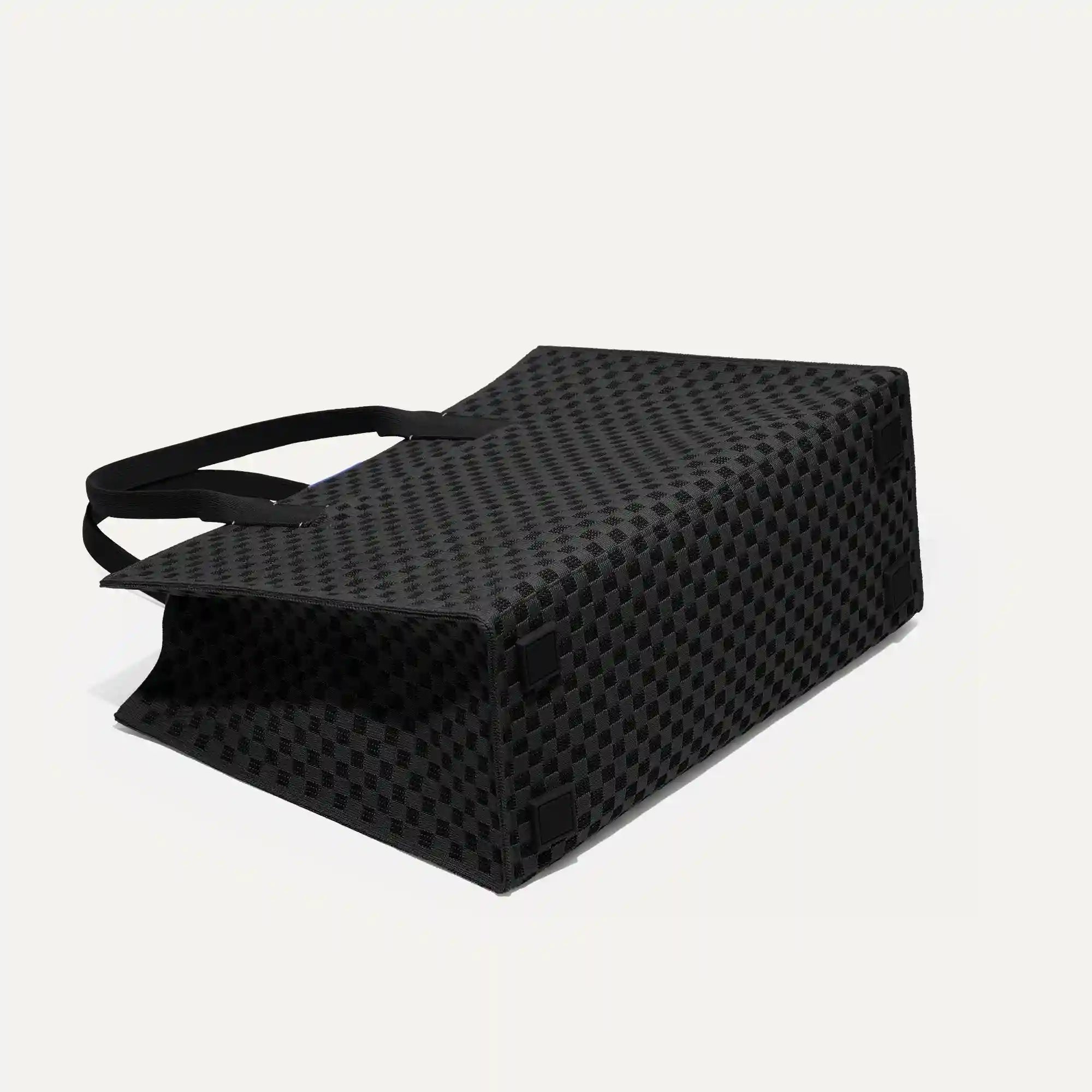The Classic Tote - Black Sand