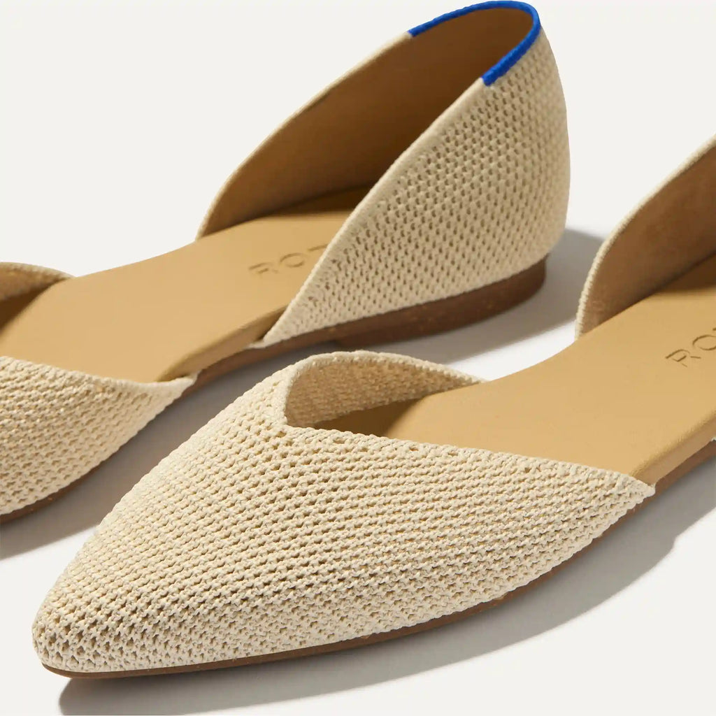 The D'Orsay Point - Conch Raffia-Knit