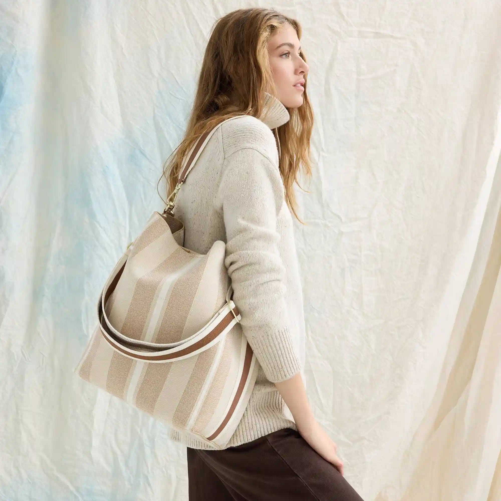 The Bucket Bag - Oat Latte